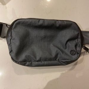 LULULEMON | EVERYWHERE BELT BAG *price firm